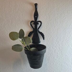 Vintage Cast Iron Wall Pocket Planter Pot Ornate Scroll Black Taiwan